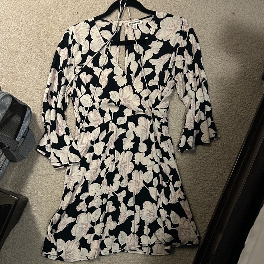 Billabong Black and Cream Floral Long Sleeve Dress